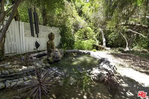 Undisclosed, Sherman Oaks, CA 91423