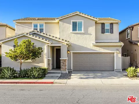 16057 Columbus Ln, North Hills, CA 91343