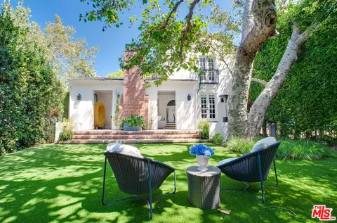 228 S Carmelina Ave, Los Angeles, CA 90049