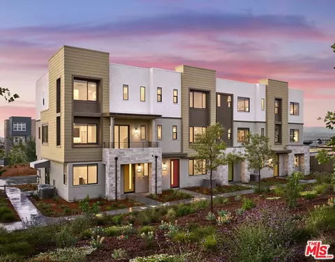 27031 Tanager Ln, Valencia, CA 91381