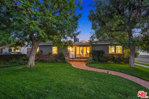 11530 Huston St, Valley Village, CA 91601