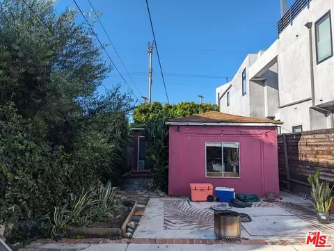 710 Hampton Dr, Venice, CA 90291 photo 9