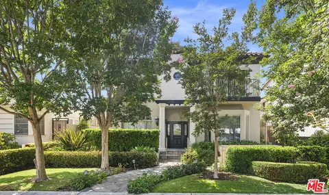 838 10th St #3, Santa Monica, CA 90403