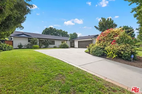 22412 Bessemer St, Woodland Hills, CA 91367