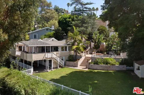 3951 Clayton Ave, Los Angeles, CA 90027