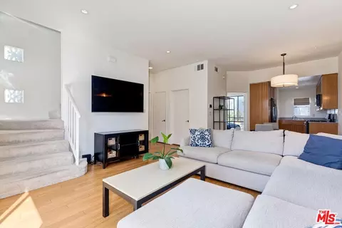 1060 Everett Pl #5, Los Angeles, CA 90026