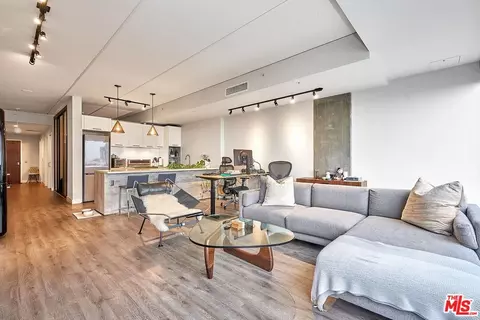1155 S Grand Ave #1107, Los Angeles, CA 90015