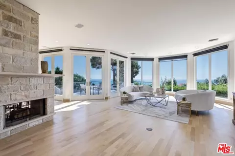 17900 Vicino Way, Pacific Palisades, CA 90272