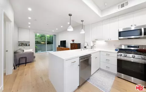 4060 Glencoe Ave #120, Marina Del Rey, CA 90292
