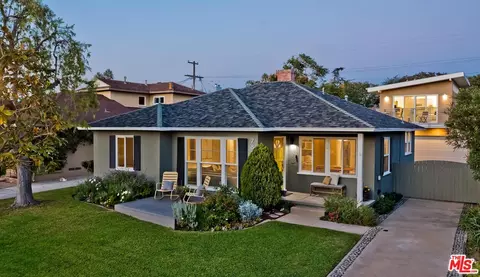 7810 Agnew Ave, Los Angeles, CA 90045