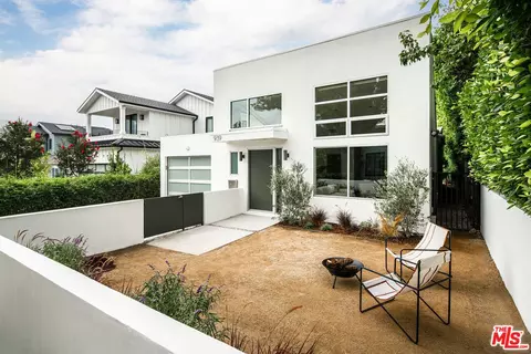 939 Galloway St, Pacific Palisades, CA 90272