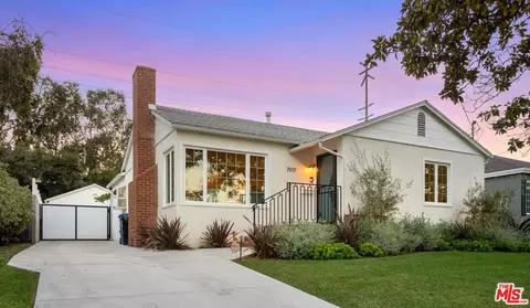 7917 Mcconnell Ave, Los Angeles, CA 90045
