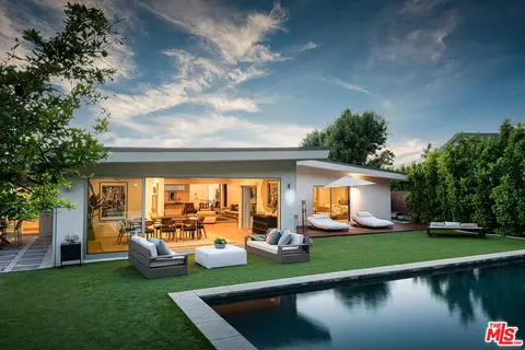 3060 Dona Susana Dr, Studio City, CA 91604