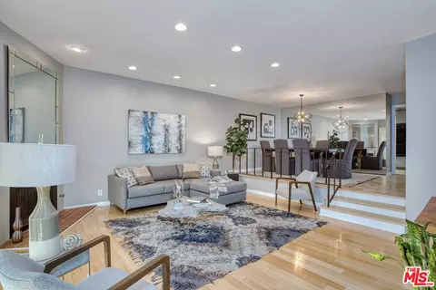 21801 Burbank Blvd #67, Woodland Hills, CA 91367