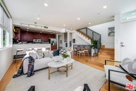 4852 Coldwater Canyon Ave, Sherman Oaks, CA 91423