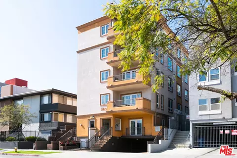 5633 Carlton Way #303, Los Angeles, CA 90028
