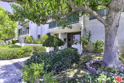 5416 Zelzah Ave #304, Encino, CA 91316