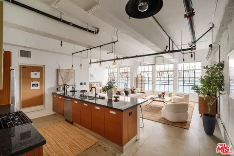 746 S Los Angeles St #903, Los Angeles, CA 90014