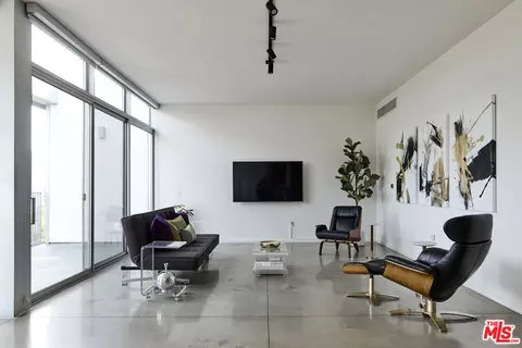 901 Hancock Ave #406, West Hollywood, CA 90069