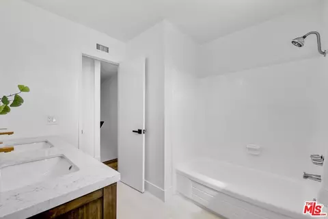 424 E 211th St, Carson, CA 90745 photo 30