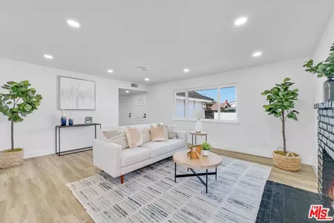 424 E 211th St, Carson, CA 90745 photo 7