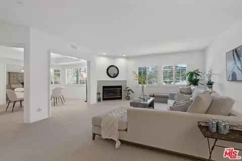 4310 Cahuenga Blvd #202, Toluca Lake, CA 91602