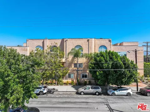 5604 Rhodes Ave #306, Valley Village, CA 91607