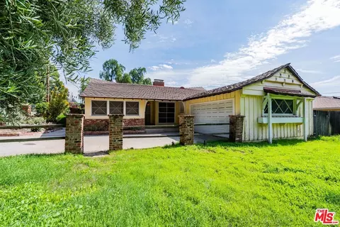 10550 Johanna Ave, Sunland, CA 91040