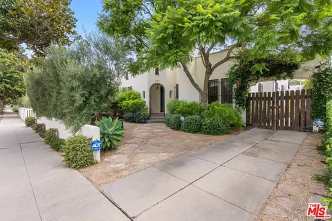 526 N Irving Blvd, Los Angeles, CA 90004