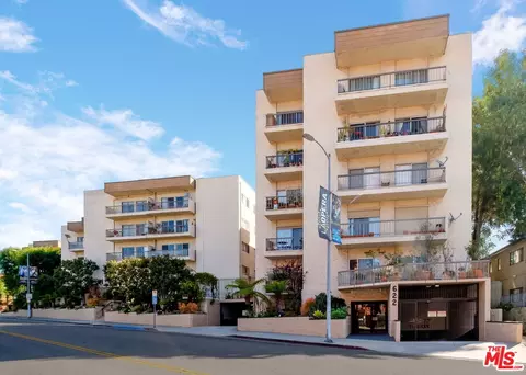 622 S Barrington Ave #307, Los Angeles, CA 90049