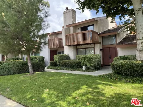 8536 De Soto Ave #14, Canoga Park, CA 91304