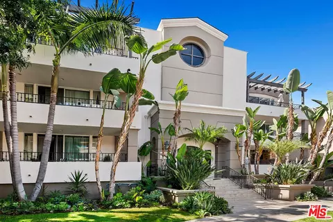 4637 Willis Ave #203, Sherman Oaks, CA 91403