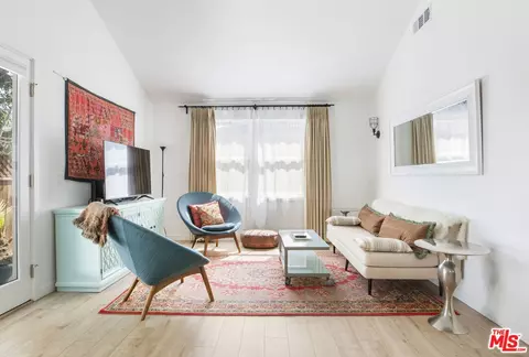 2051 W 31st St, Los Angeles, CA 90018