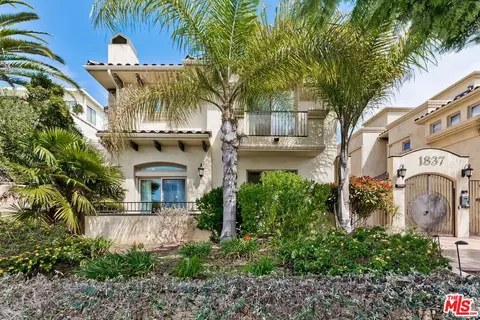 1837 12th St #1, Santa Monica, CA 90404