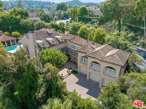 16026 Valley Meadow Pl, Encino, CA 91436