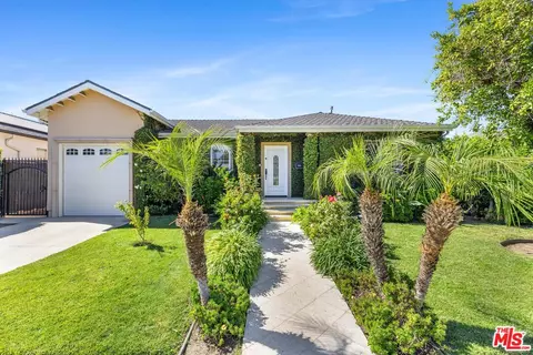 5961 Yarmouth Ave, Encino, CA 91316