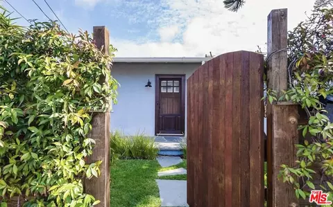 7032 Trask Ave, Playa Del Rey, CA 90293