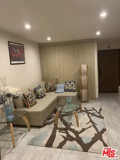 701 N Los Felices Cir #109, Palm Springs, CA 92262