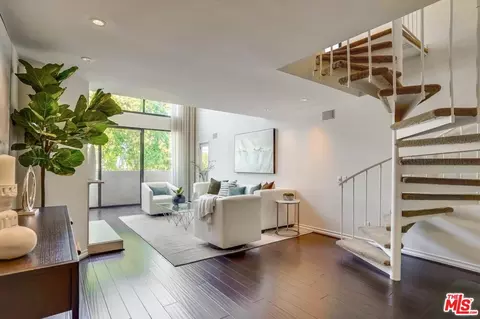930 N Wetherly Dr #302, West Hollywood, CA 90069