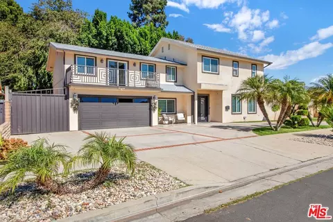 13559 Vose St, Valley Glen, CA 91405