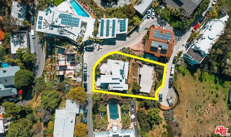  9443 Sierra Mar Pl, Los Angeles, CA 90069 photo 8