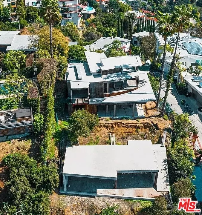  9443 Sierra Mar Pl, Los Angeles, CA 90069 photo 7