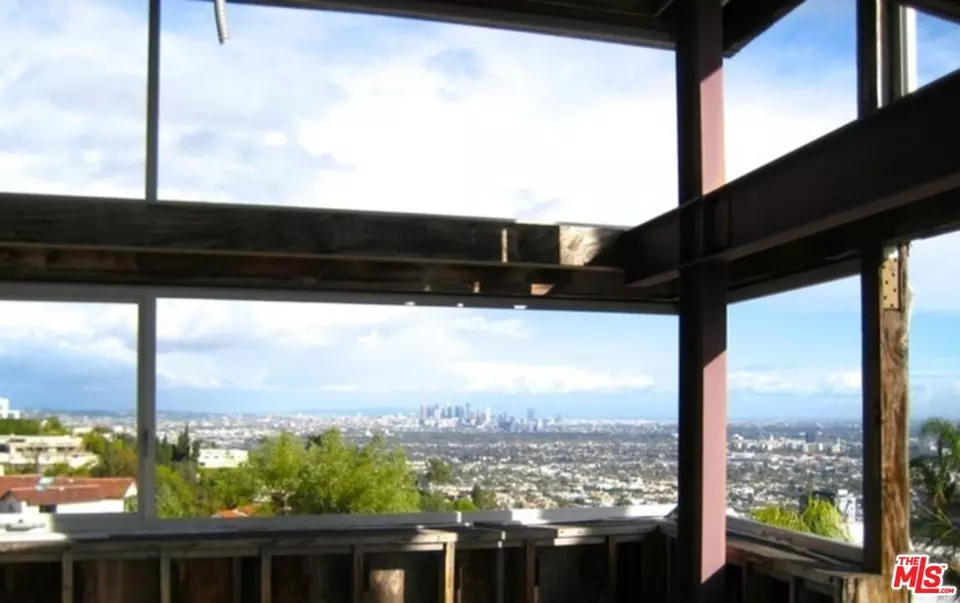  9443 Sierra Mar Pl, Los Angeles, CA 90069 photo 3