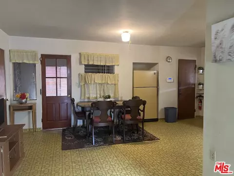 Dining - 9934 Tujunga Canyon Blvd, Tujunga, CA 91042 photo 2 of 2
