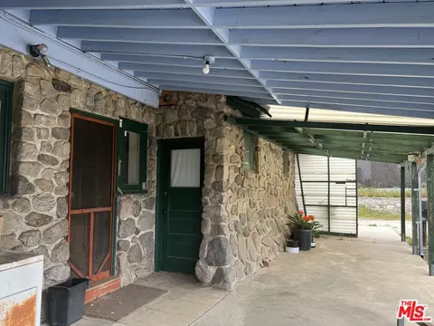 Exterior - 9934 Tujunga Canyon Blvd, Tujunga, CA 91042 photo 2 of 5