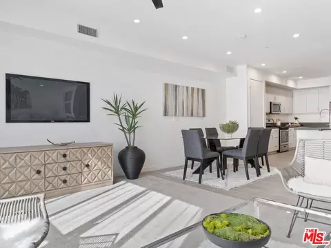 14120 W Monroe Pl, Van Nuys, CA 91405