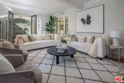 10259 Century Woods Dr, Los Angeles, CA 90067