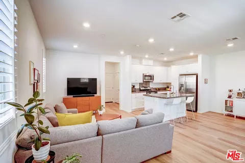 16502 Casa Grande Ave #207, Fontana, CA 92336