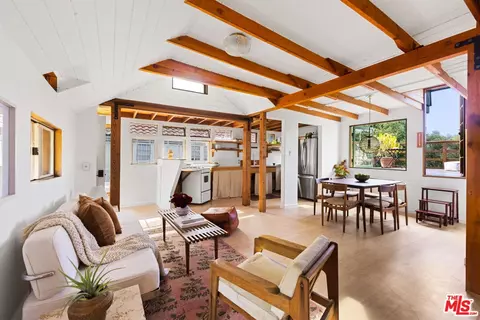 19751 Grand View Dr, Topanga, CA 90290