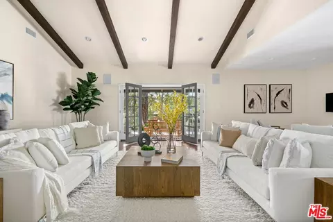 4019 Rogen Dr, Encino, CA 91436